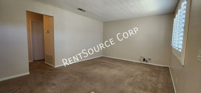 Building Photo - 42000 Blueflax Ave