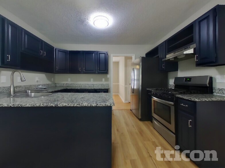 Building Photo - 5017 Sandyhook Ct NW