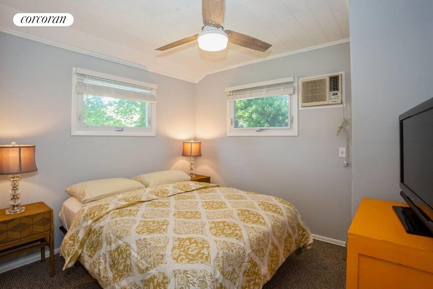 Building Photo - 12 Penny Ln