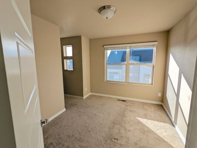Building Photo - Banning Lewis home on Timberlake Loop for Rent!!
