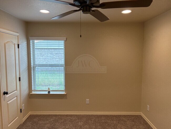 Building Photo - 5910 Cordillera Dr