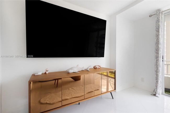 Building Photo - 770 Claughton Island Dr