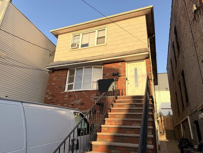 Building Photo - 304 Columbia Ave