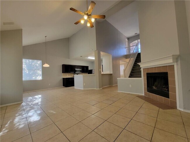 Building Photo - 1001 Acanthus St