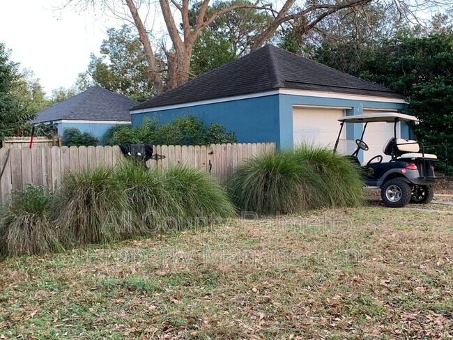 Building Photo - 213 Gordon St