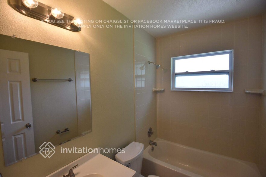 Building Photo - 5025 Tangerine Way