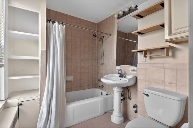 Building Photo - 216 Newark Ave