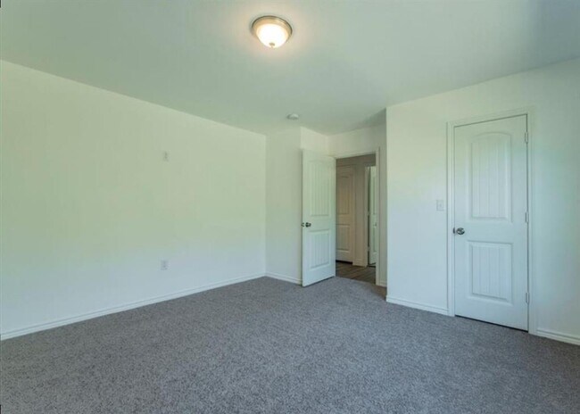 Building Photo - 14986 Indian Hill Trail