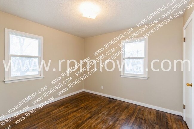 Building Photo - 1402 Linden Dr