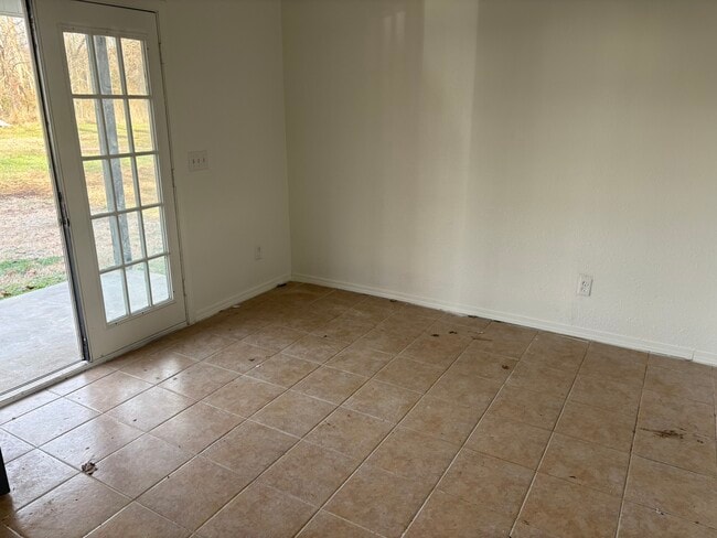 Building Photo - 16376 Hamestring Rd