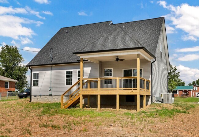 Building Photo - BRAND NEW Hidden Gem!