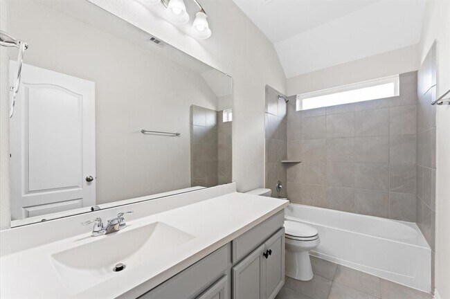 Building Photo - 31423 Elkcreek Bend Dr