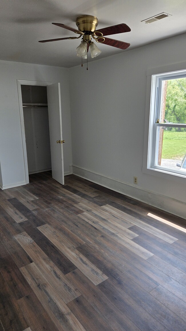 Building Photo - 162 Dorwyck Ln