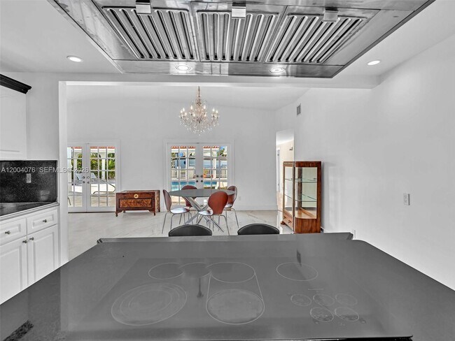 Building Photo - 12904 Banyan Rd