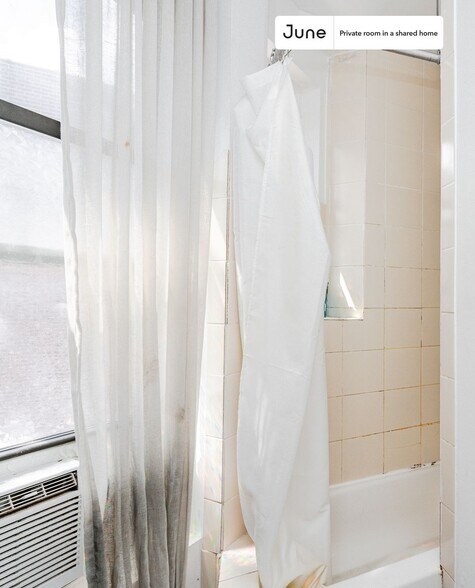 Building Photo - Room in Shared 3 bed/1 bath home