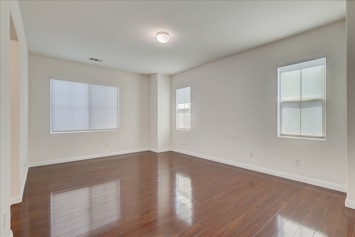 Building Photo - 3115 N Sunrise Ct