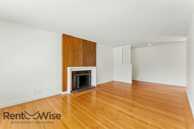 Building Photo - 61 Marview Way