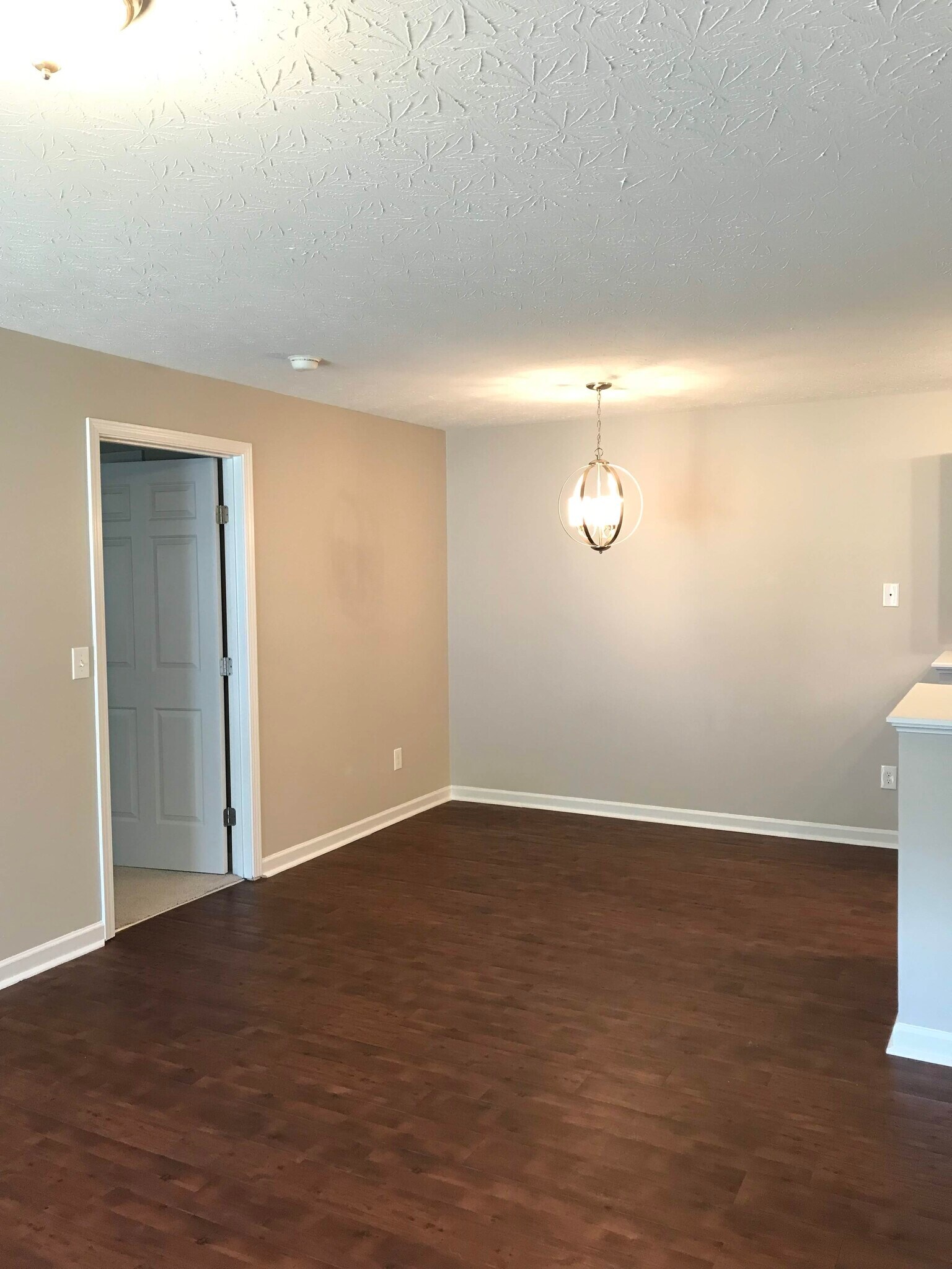 Eat in kitchen - 636 Friars Ln
