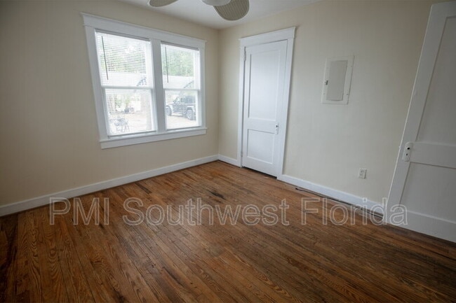 Building Photo - 303 Ohio Pl