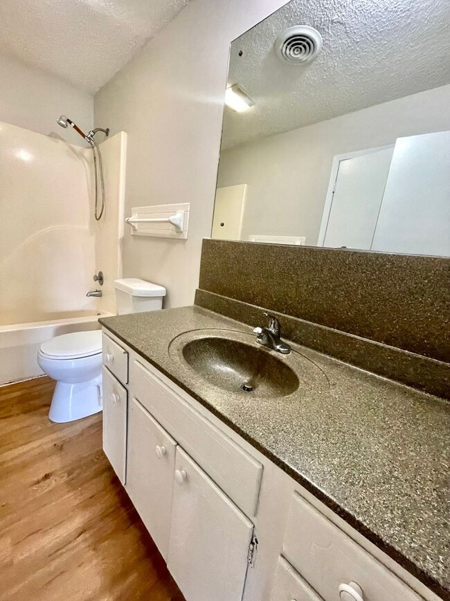 Building Photo - 2BR - Apartment in Knoxville - Ferd Hickey Rd