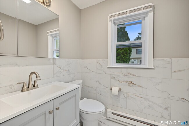 Building Photo - 151 Seaside Ave