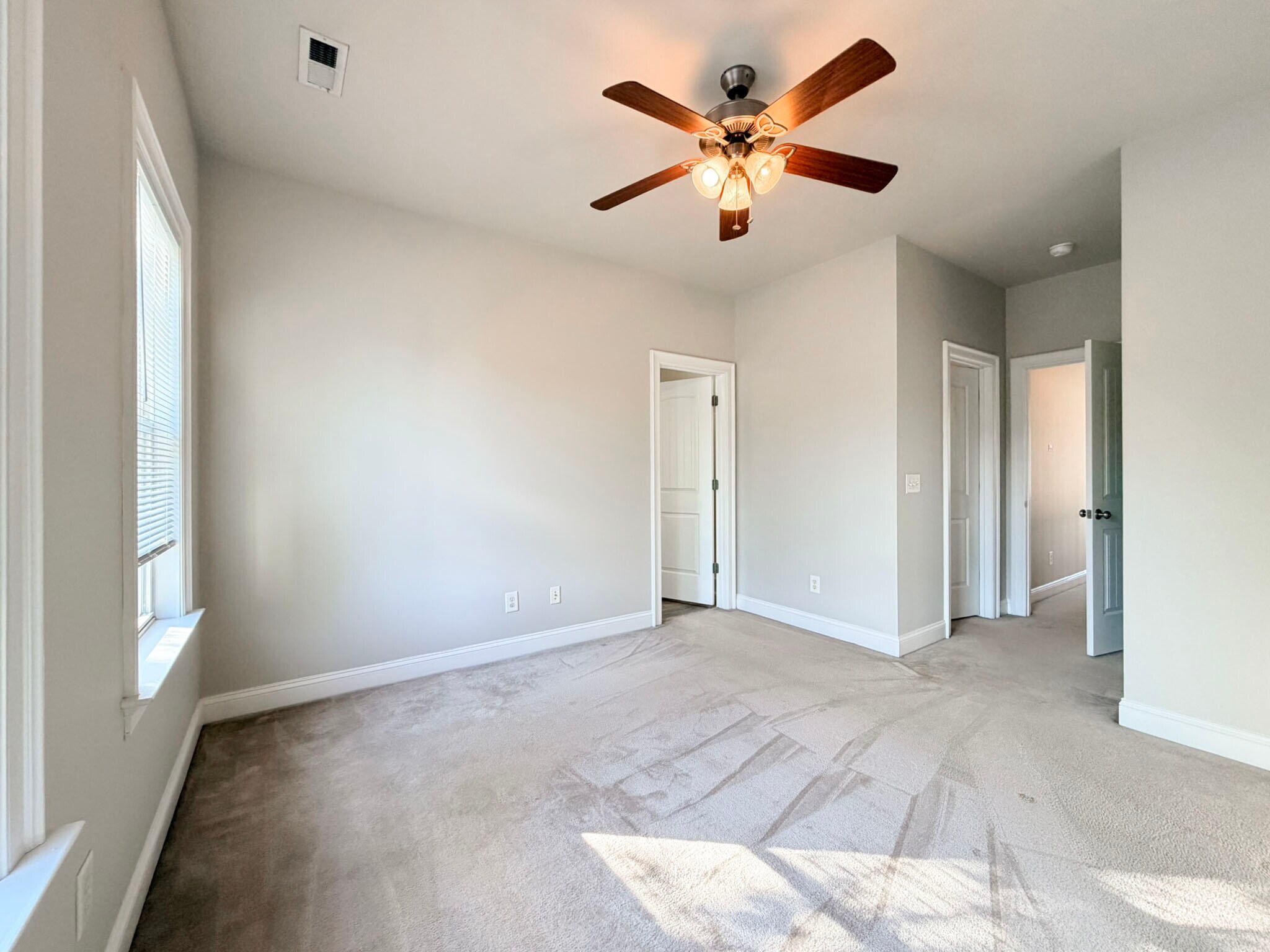 Building Photo - 7754 Acc Blvd