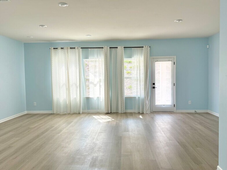 Building Photo - 3615 Shore Wood Ave