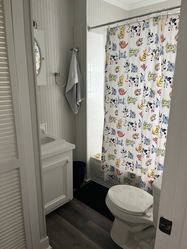 Building Photo - Newly Renovated Three Bedroom House in West Ashley