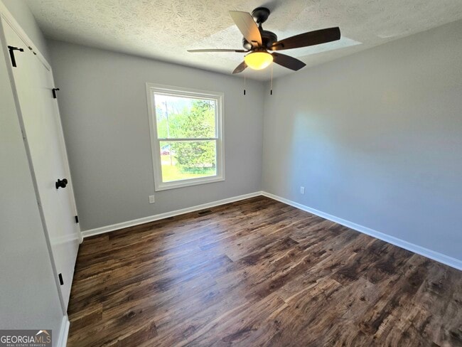 Building Photo - 175 Beacon Dr