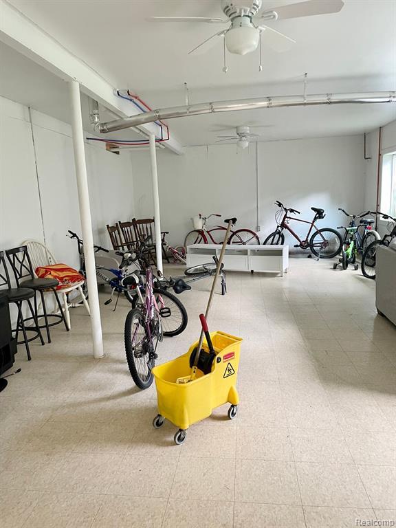 Building Photo - 525 Fairbrook St