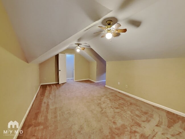 Building Photo - 2634 Bay Pointe Cir W