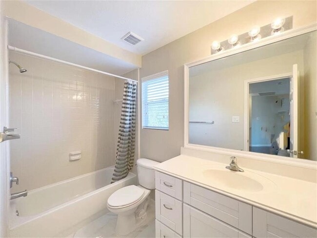 Building Photo - 18102 Red Oak Manor Ln
