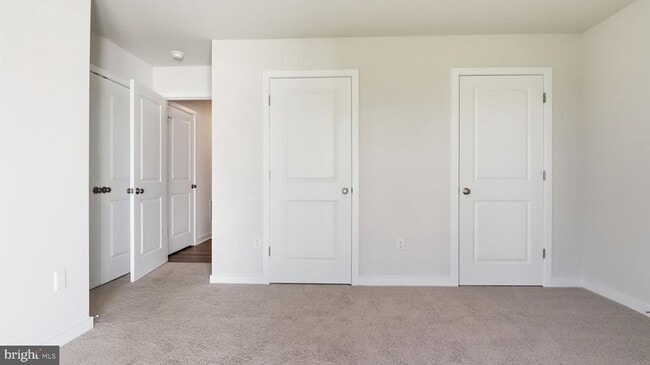 Building Photo - 466 Still Feather Ave