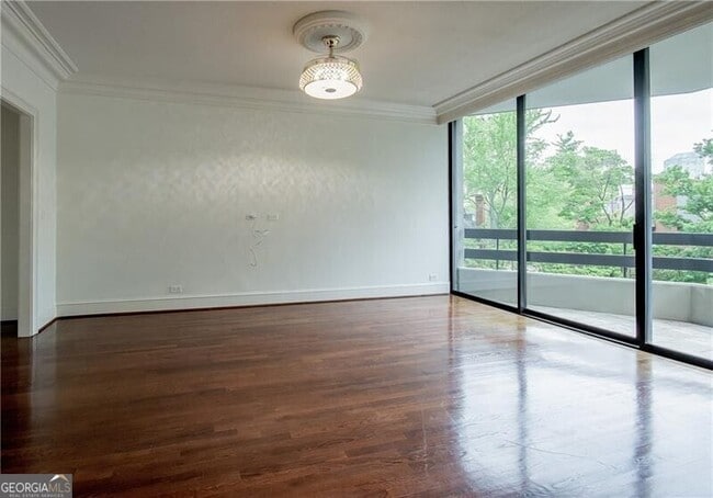 Building Photo - 2660 Peachtree Rd NW