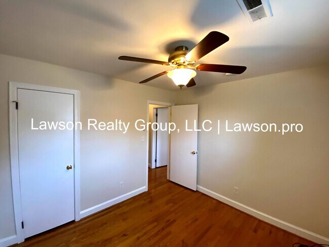 Building Photo - 1706 Glendon Rd