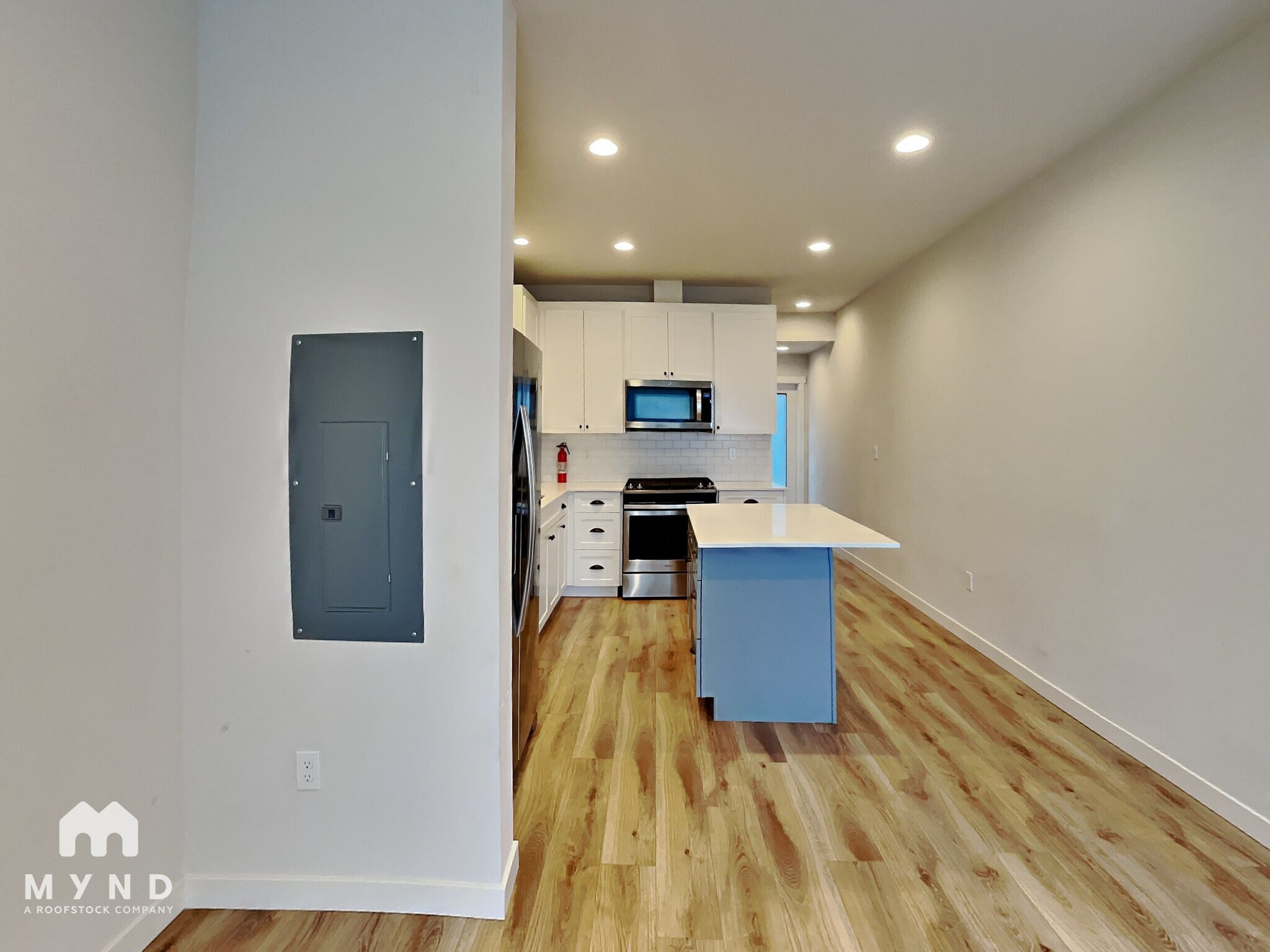 Building Photo - 7023 42nd Ave S