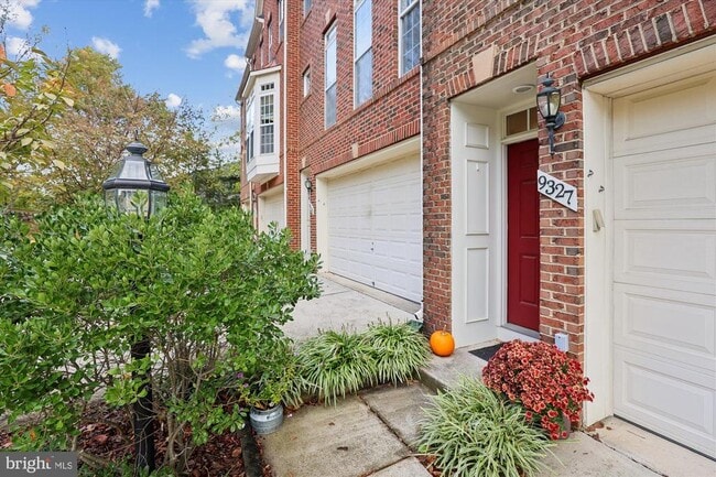 Building Photo - 9327 Hundith Hill Ct