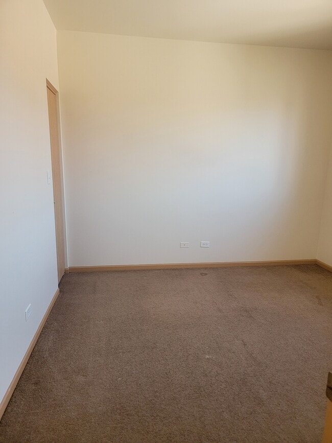 Building Photo - 1423 S Karlov Ave