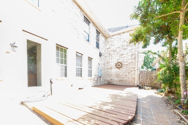 Building Photo - 3206 Holly Thicket Dr