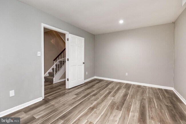 Building Photo - 5438 Ring Dove Ln