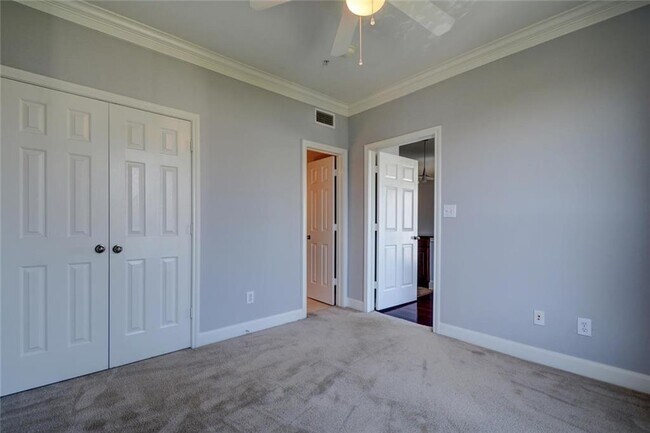 Building Photo - 7701 Rialto Blvd