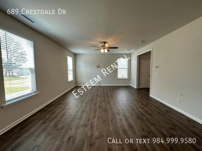 Building Photo - 689 Crestdale Dr