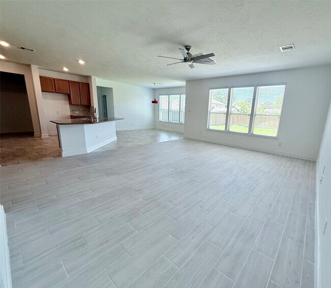 Building Photo - 20623 Pioneer Oak Ln