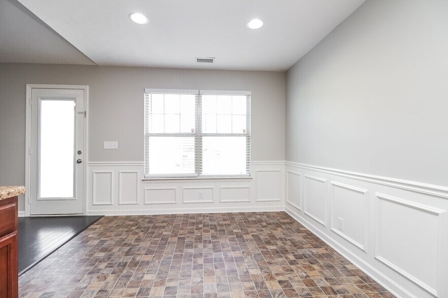 Building Photo - 1634 Colyn Avenue