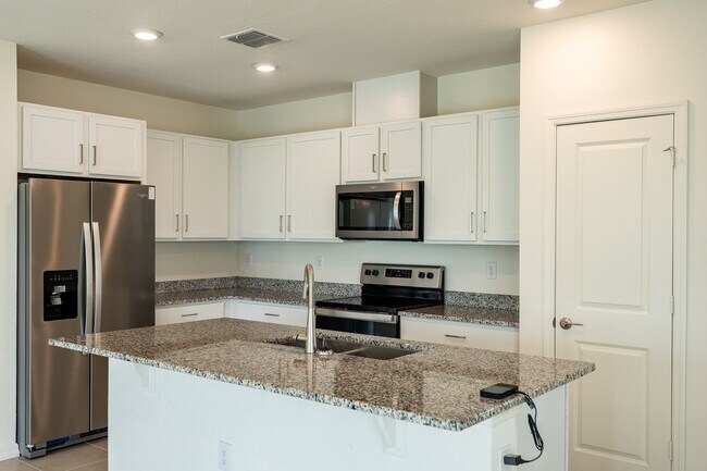 Building Photo - 757 Stoney Pointe Cir