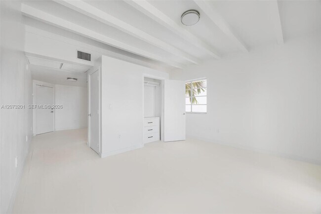 Building Photo - 3915 Meridian Ave