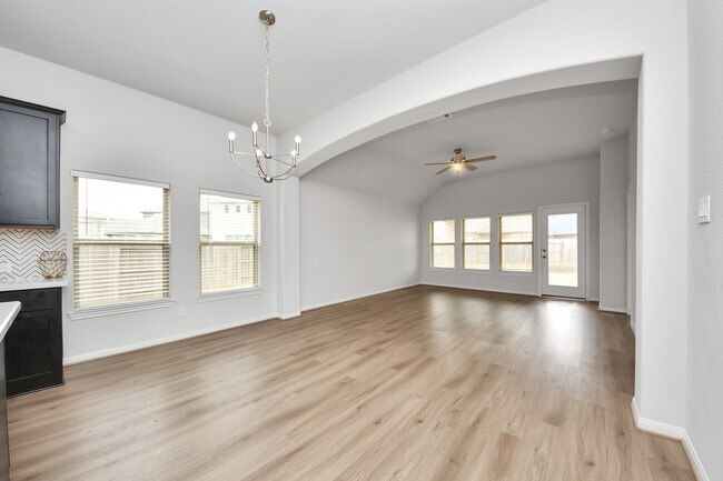 Building Photo - 804 Lake Lacosta Dr