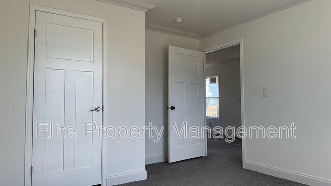 Building Photo - 743 S Joe Martinez Ct