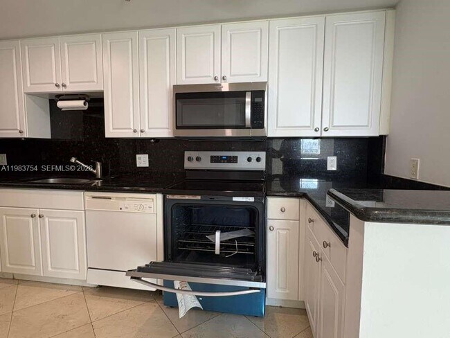 Building Photo - 1627 SW 37th Ave