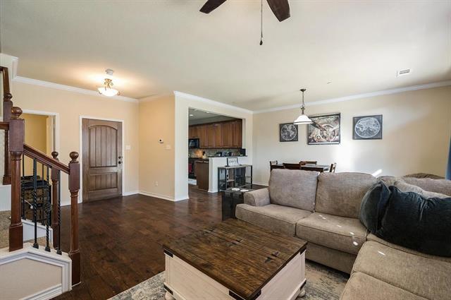 Building Photo - 5852 Clearwater Dr